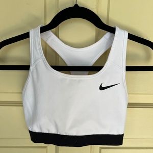 Nike Swoosh Bra